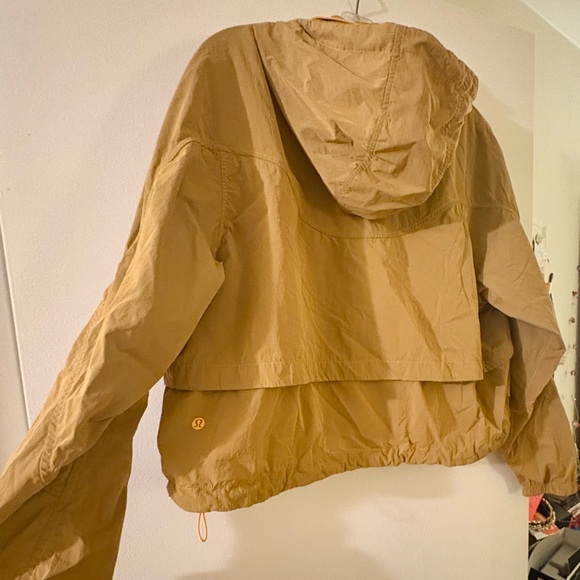 LULULEMON - Evergreen Cropped Anorak (Mango Dream) - Picture 4 of 13